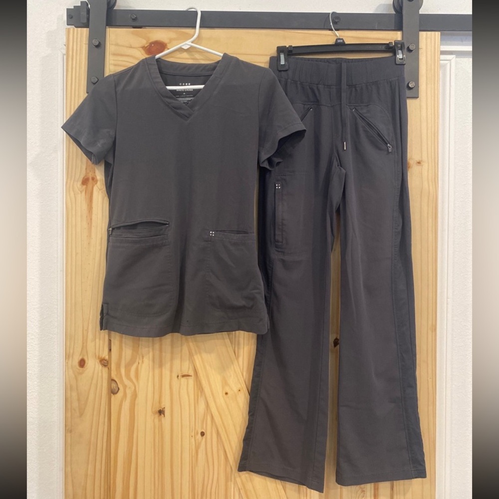 Scrub set